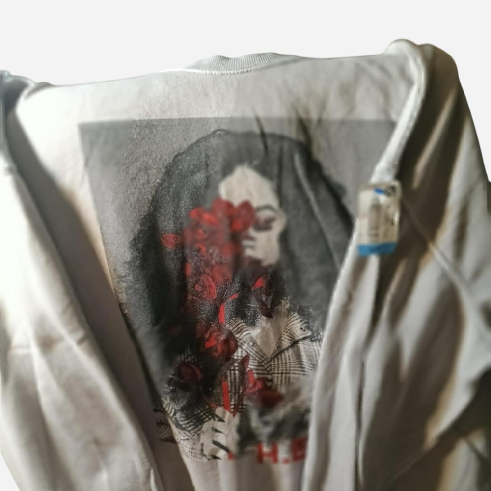 H.E.R. Gray Graphic Sweatshirt Woman with Red Flowers Floral XL
